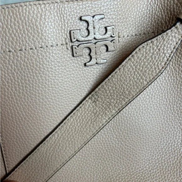 Tory Burch Shoulder Bag— Soft pebbled leather - Picture 5 of 7